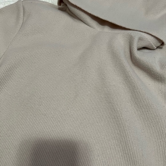Revolve L’academie sweater size xsmall - Picture 3 of 4